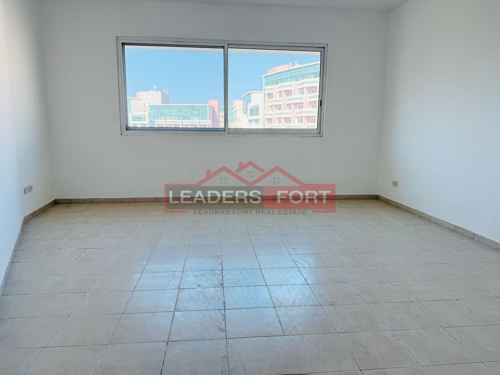 Spacious Layout | Close to Metro | Vacant