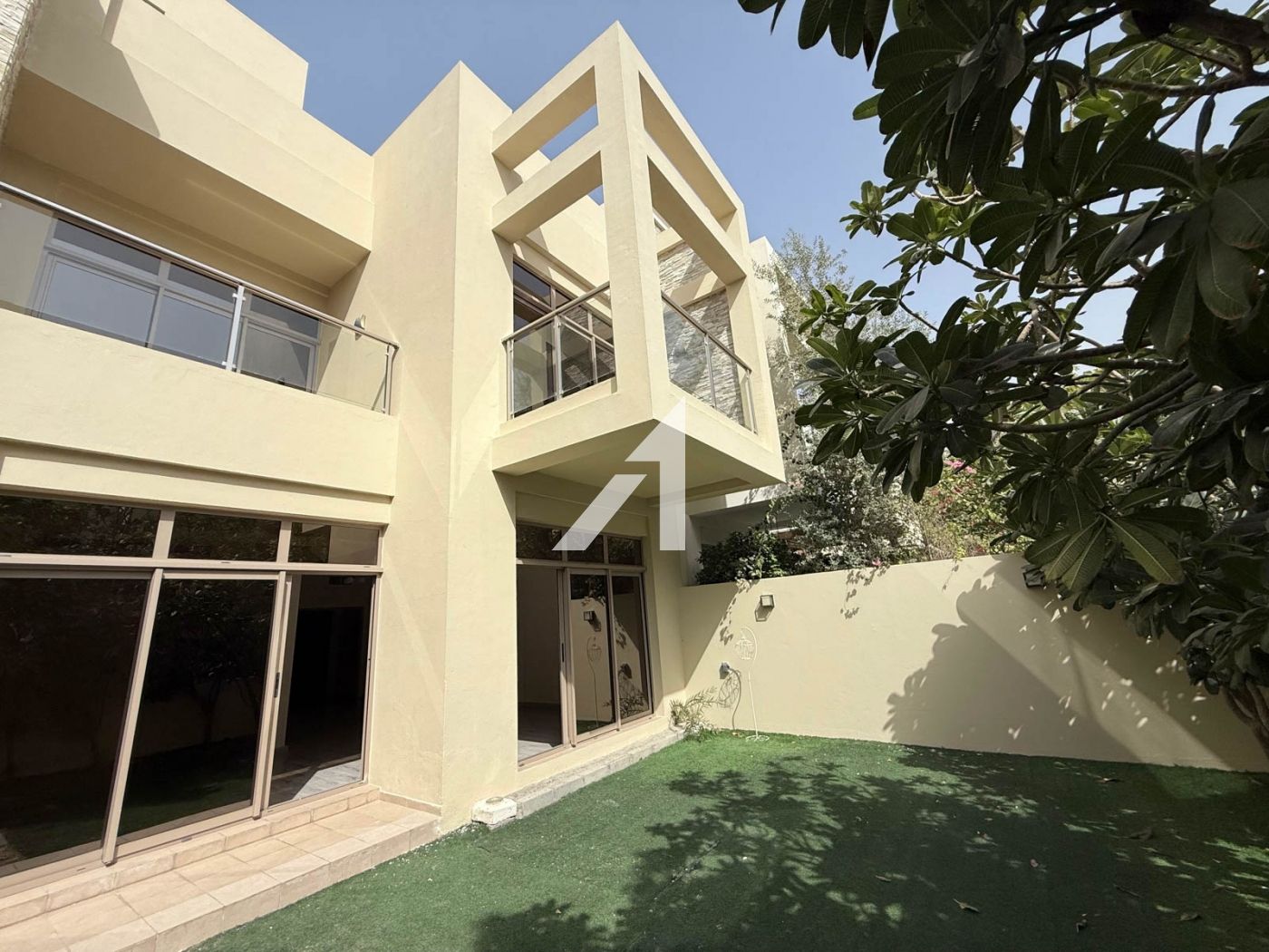 Prime Location|Spacious|Well Maintained|Vacant