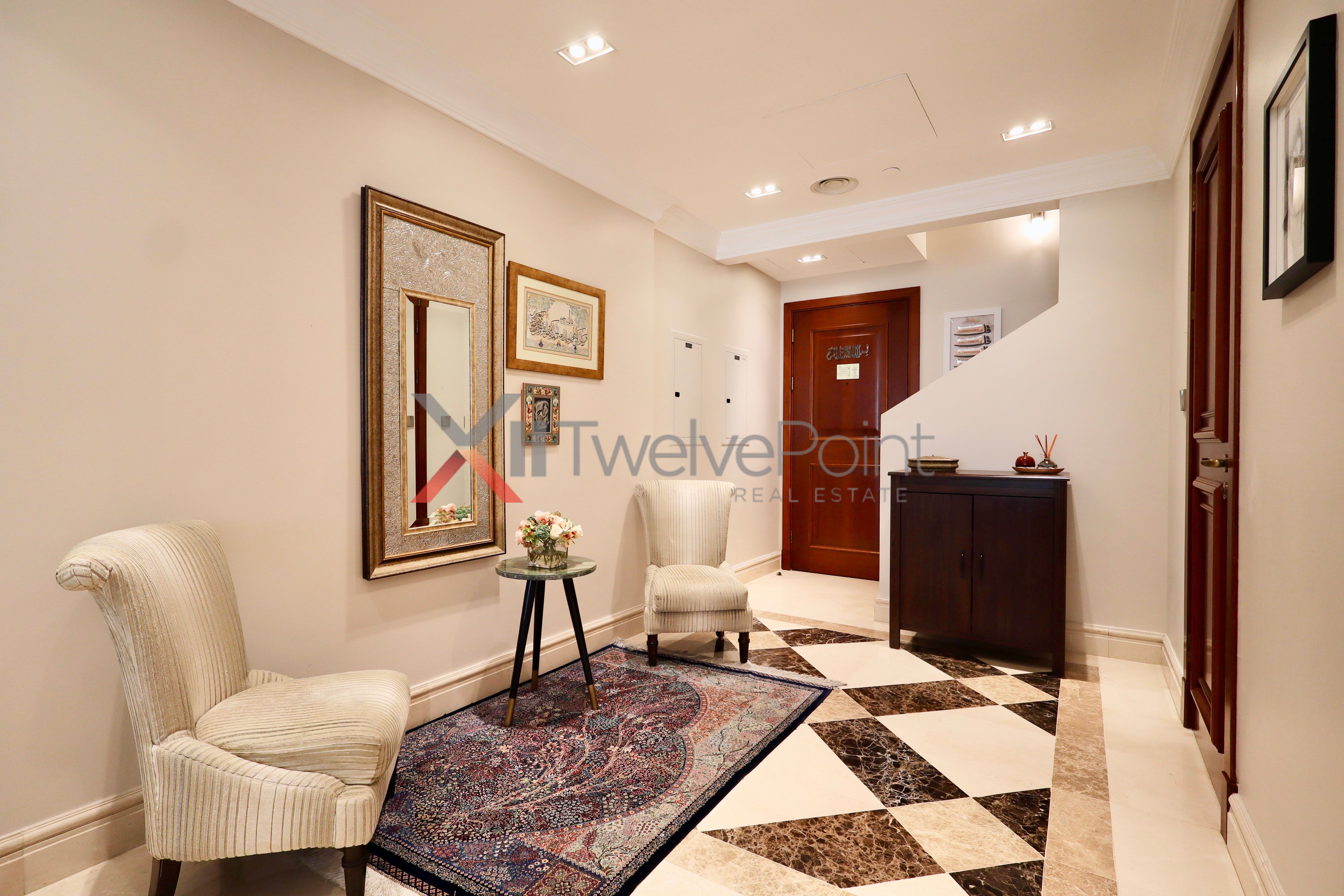 CORNER 3 BED TOWNHOUSE | 5 CAR PARKS | UPGRADED