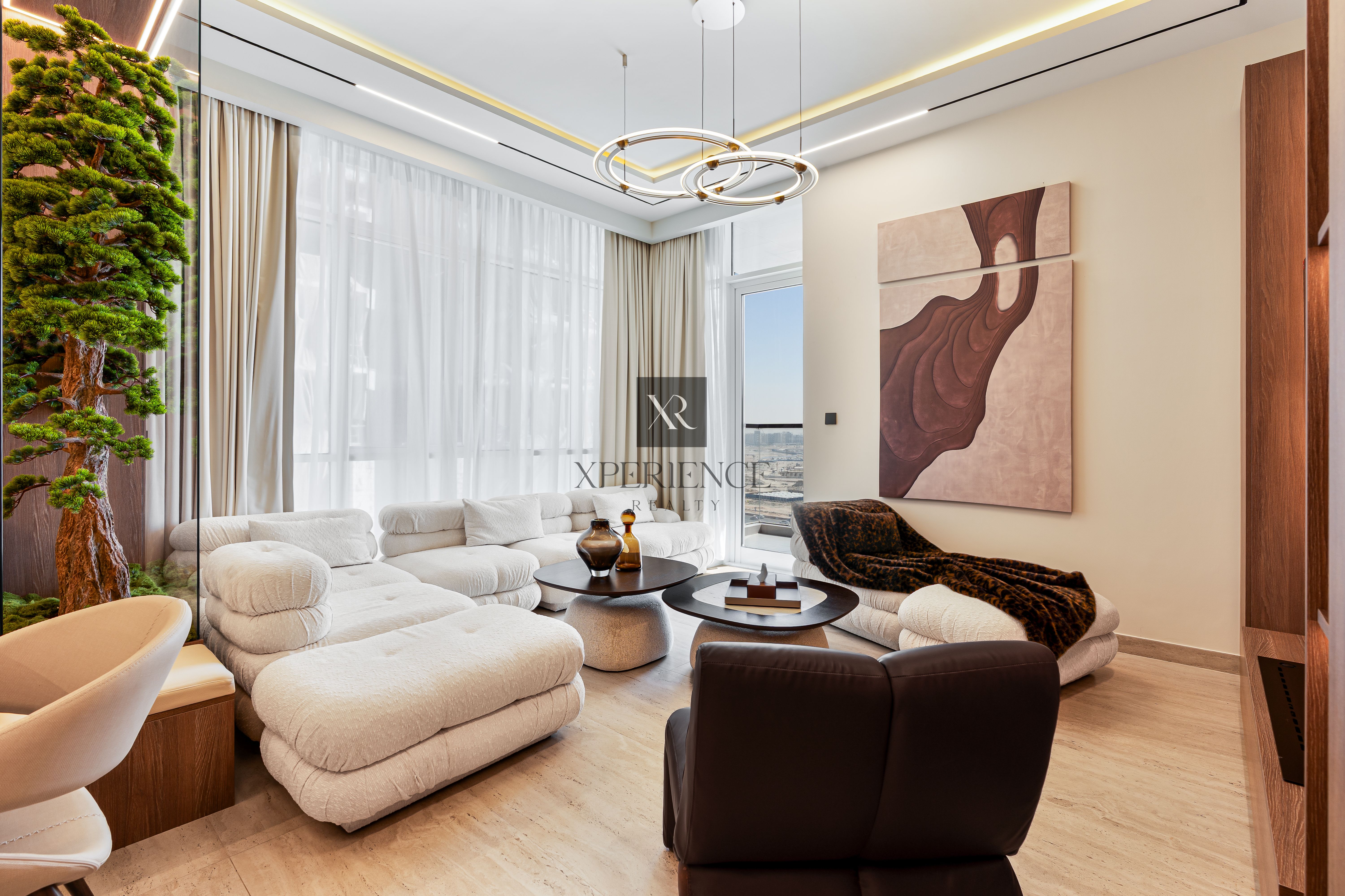 LUXURIOUS | UPGRADED | GARDEN AND POOL VIEW