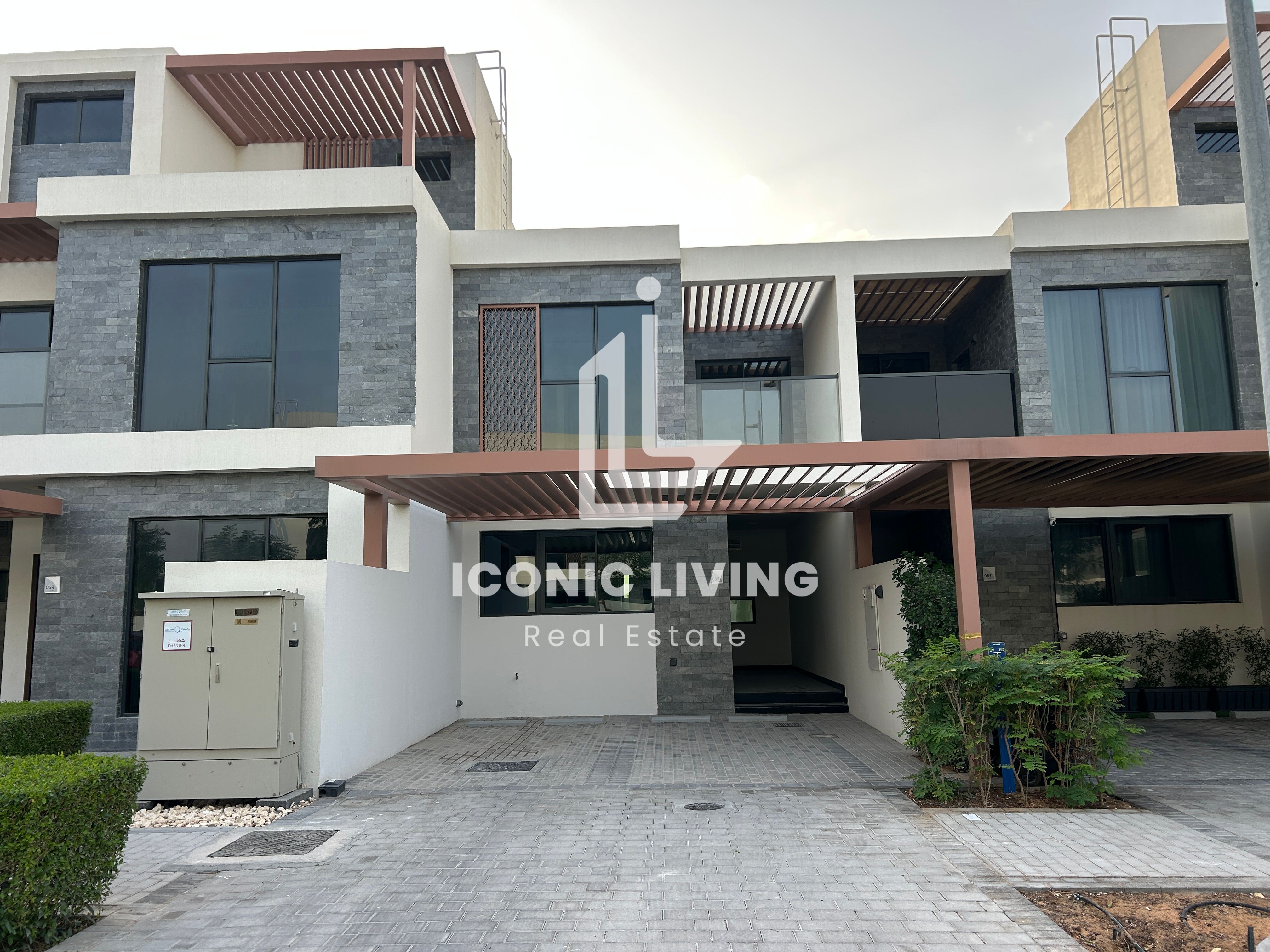 4 Bedroom Townhouse for Sale | Spacious | Directly Facing the Golf Course