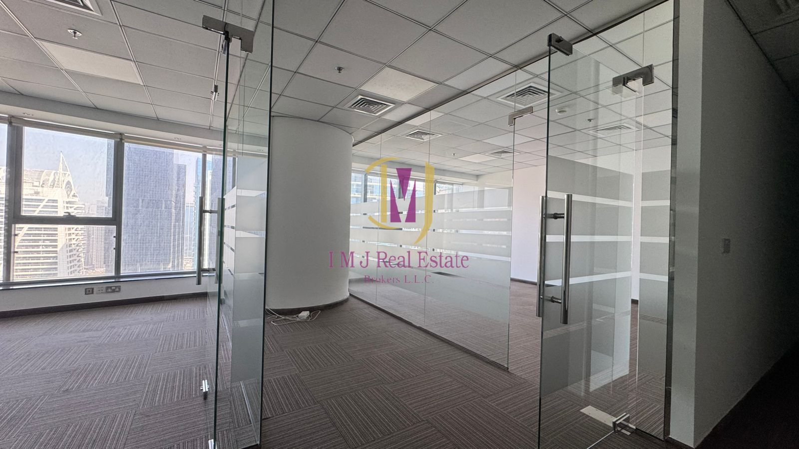 FITTED | UNFURNISHED | HIGH FLOOR | PRIME LOCATION