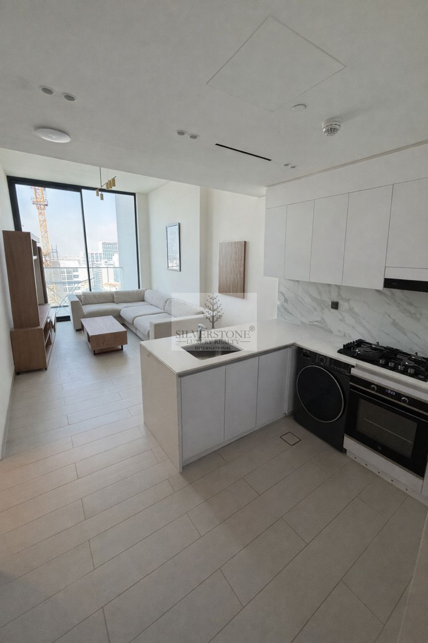 Luxury 1BR | High floor | Prime Location