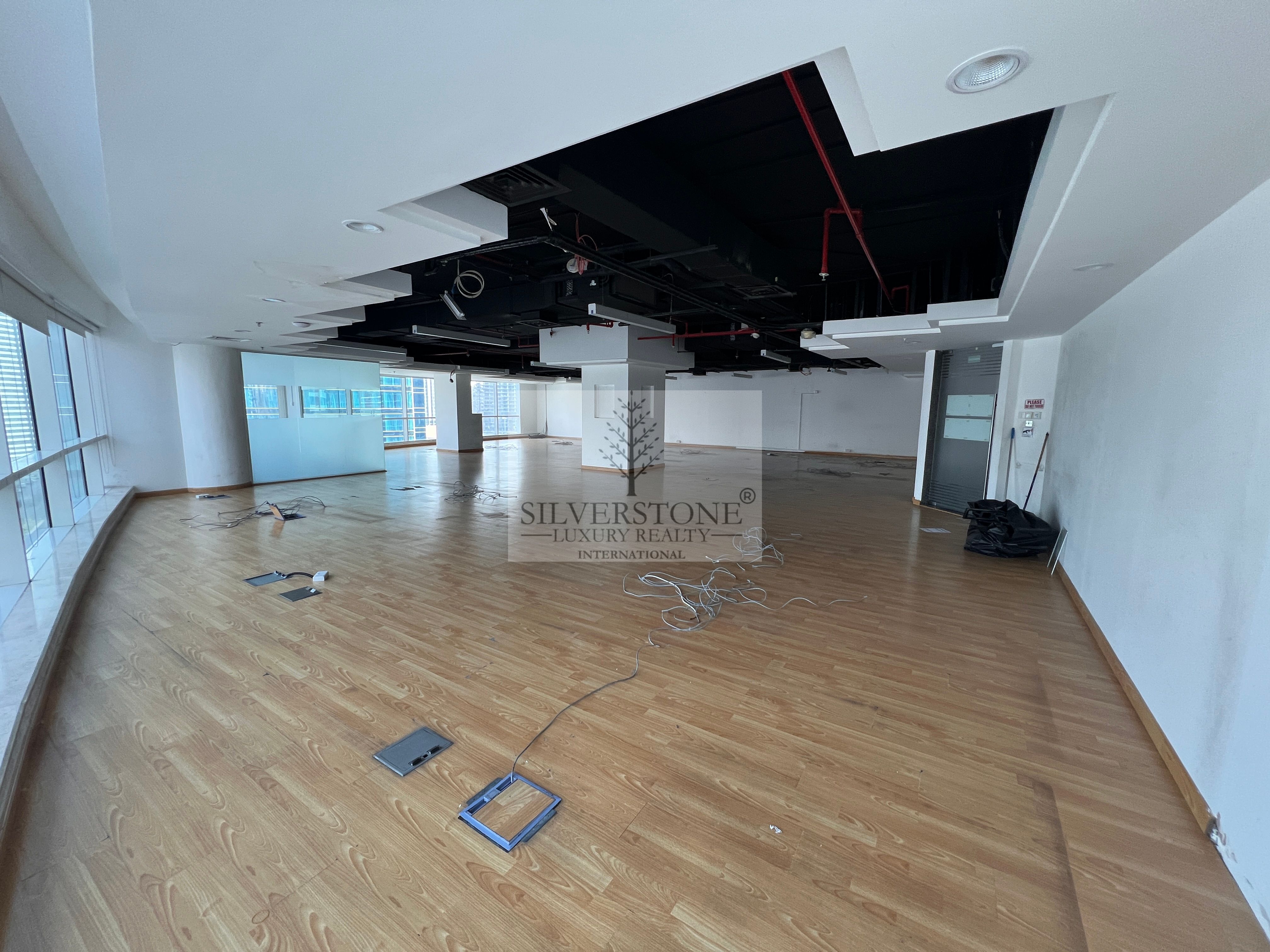 Open Layout | Burj View | Corner Office