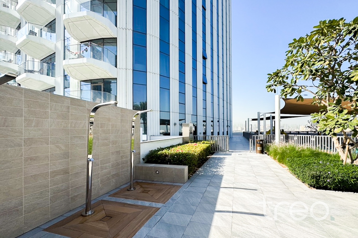 Sophisticated 1BR Luxury Unit | Vacant