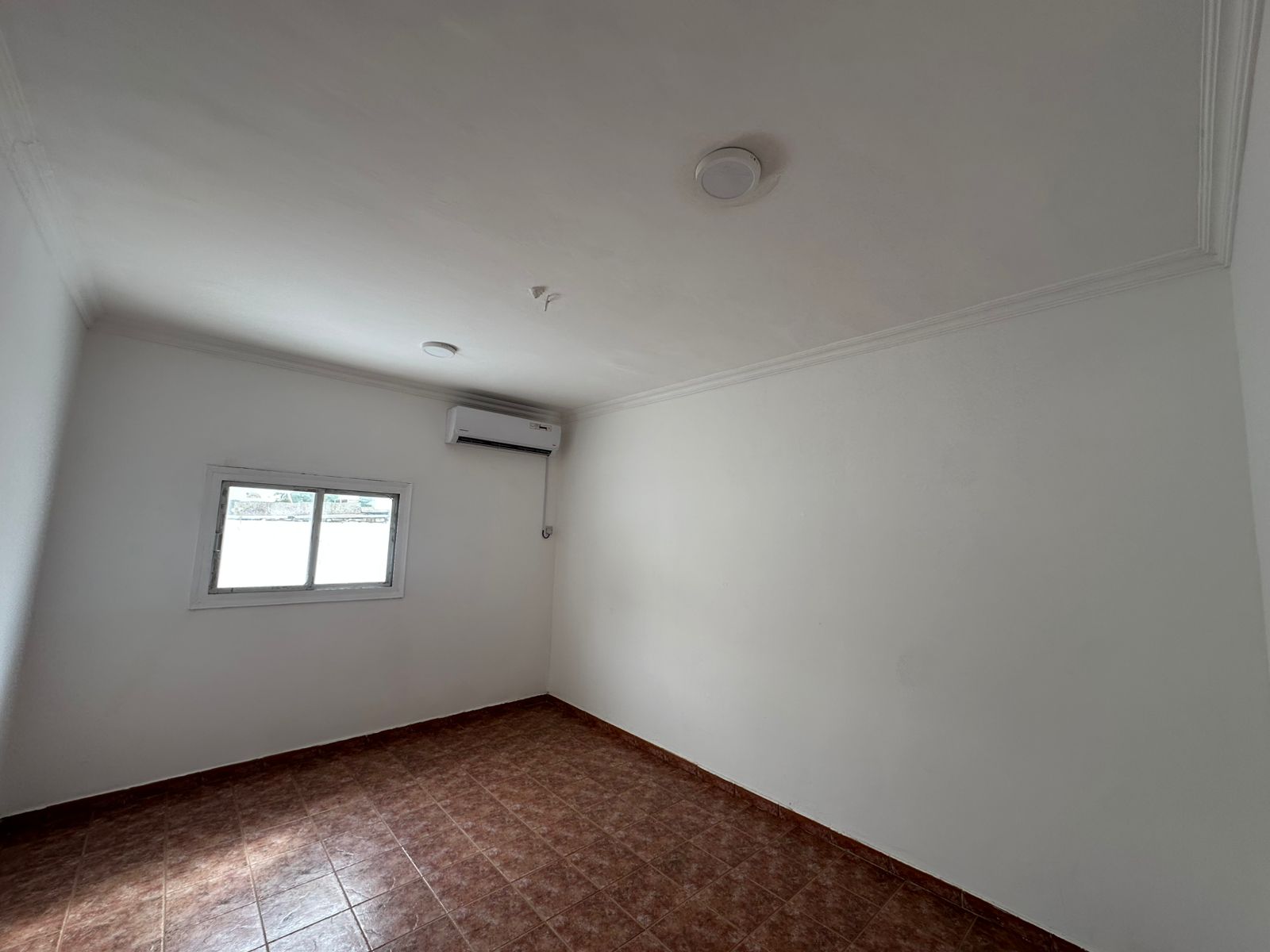Villa for rent in Sharjah – Al Jazat area 7 bedrooms 6 bathrooms Maid's room Large parking Large garden 2 kitchens 2 large living