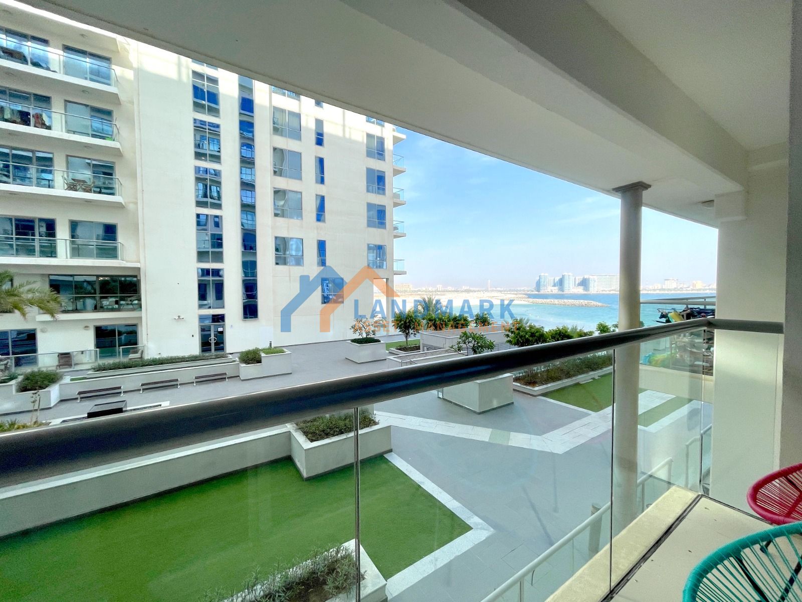 Spacious fully furnished 2 BR- Duplex apt with beach access