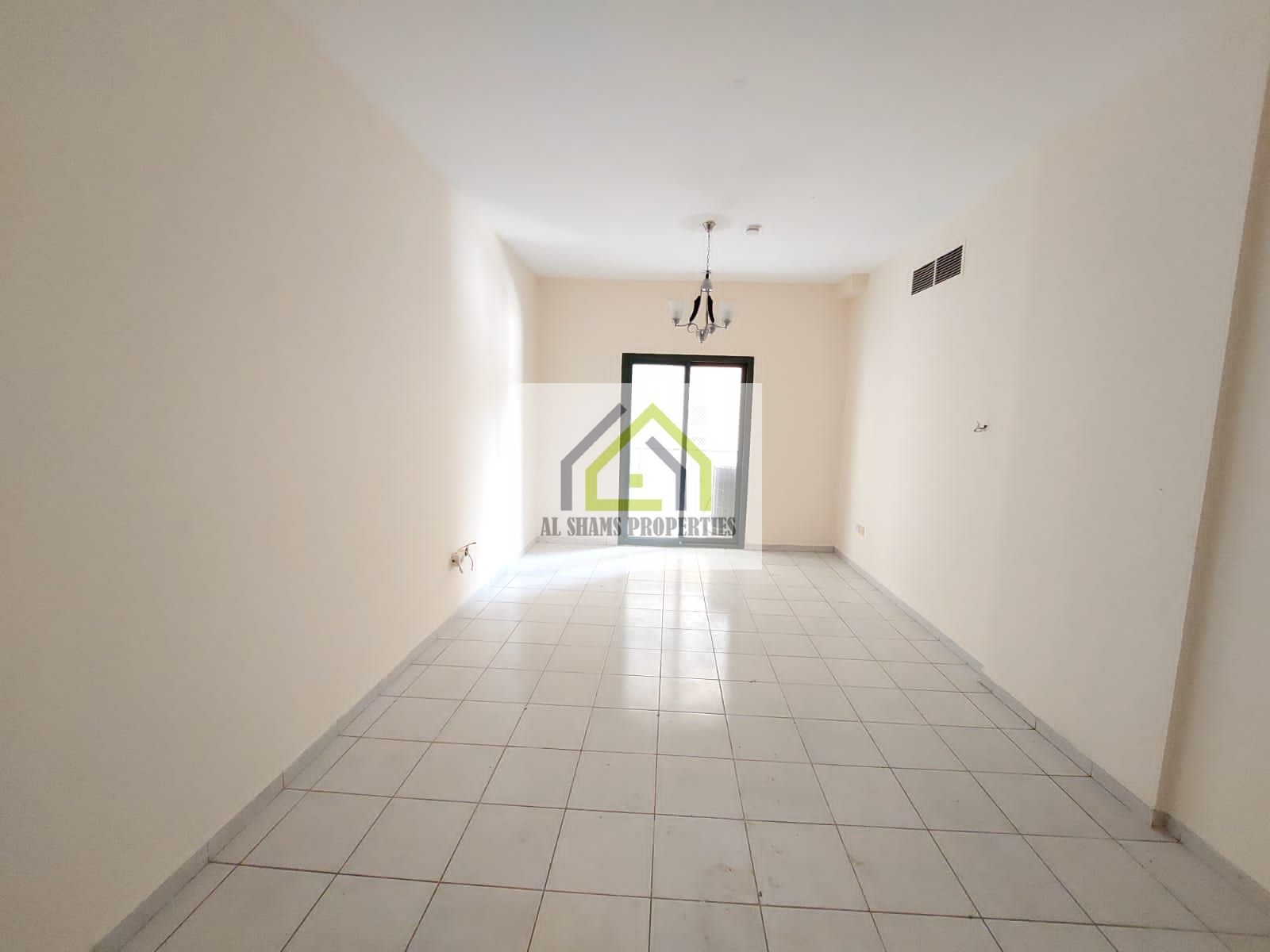 GET SPACIOUS 2BHK WITH BALCONY FOR FAMILY ONLY