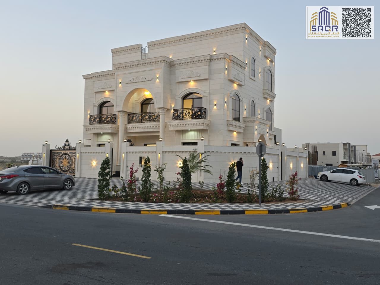 Classic design villa, corner location on two streets, VIP finishing, two floors and a roof