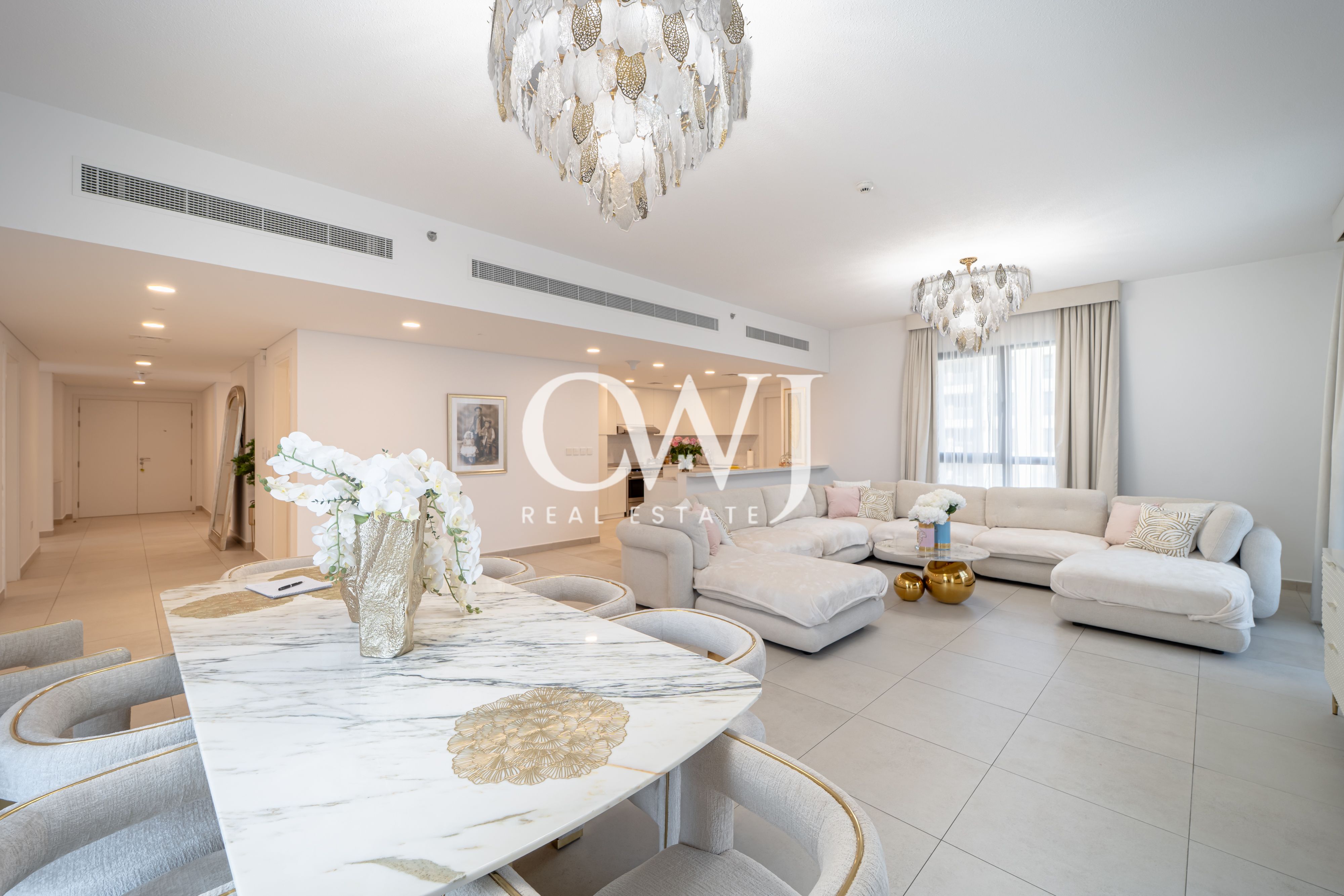 Luxurious Penthouse | Prime Area | Vacant