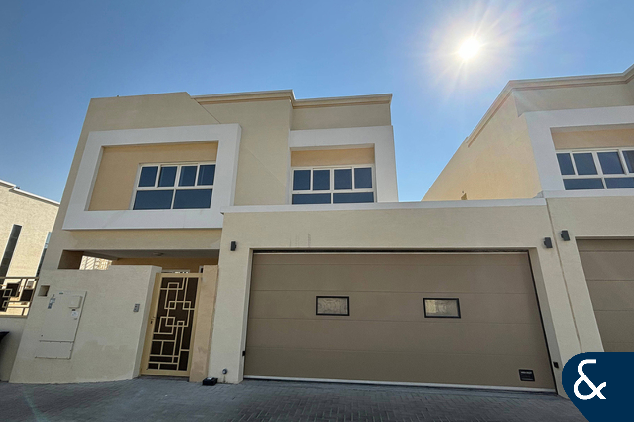 5 Bed + maids | Huge Plot | Covered Garage