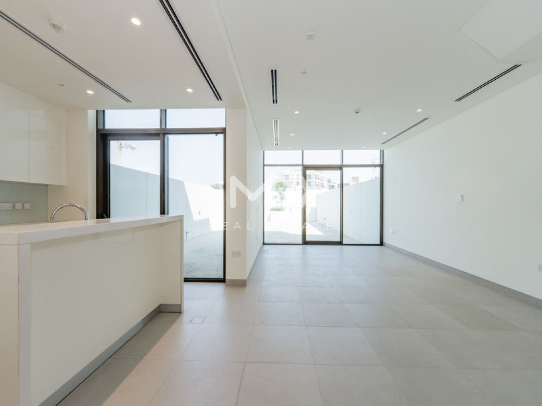 Vacant | Near The Entrance | Facing Retail Area
