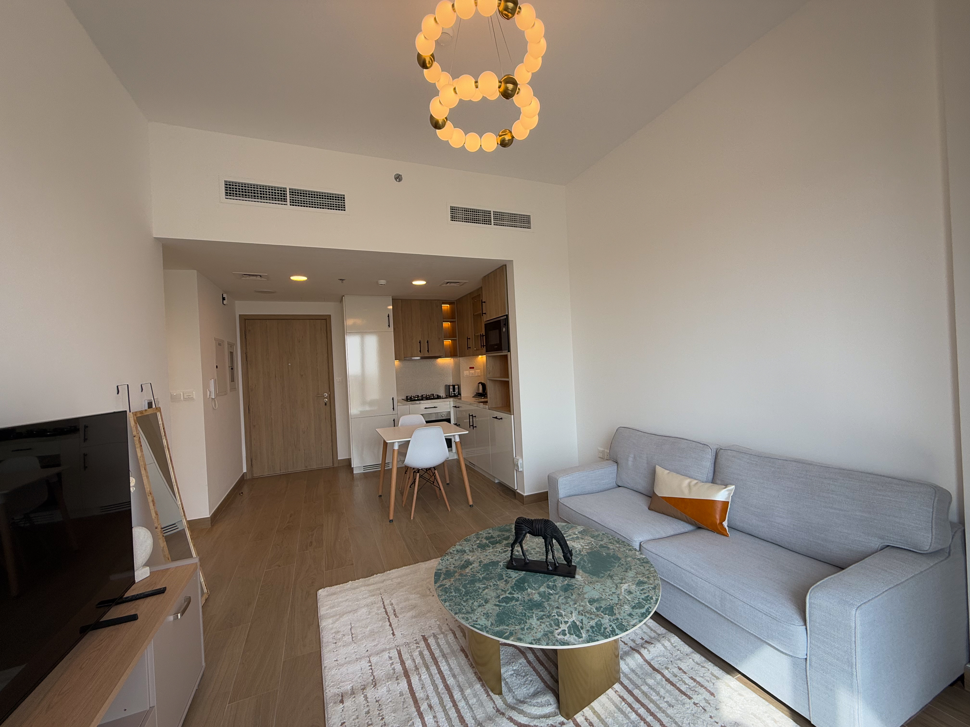 1 BR in Liva -Town Square
