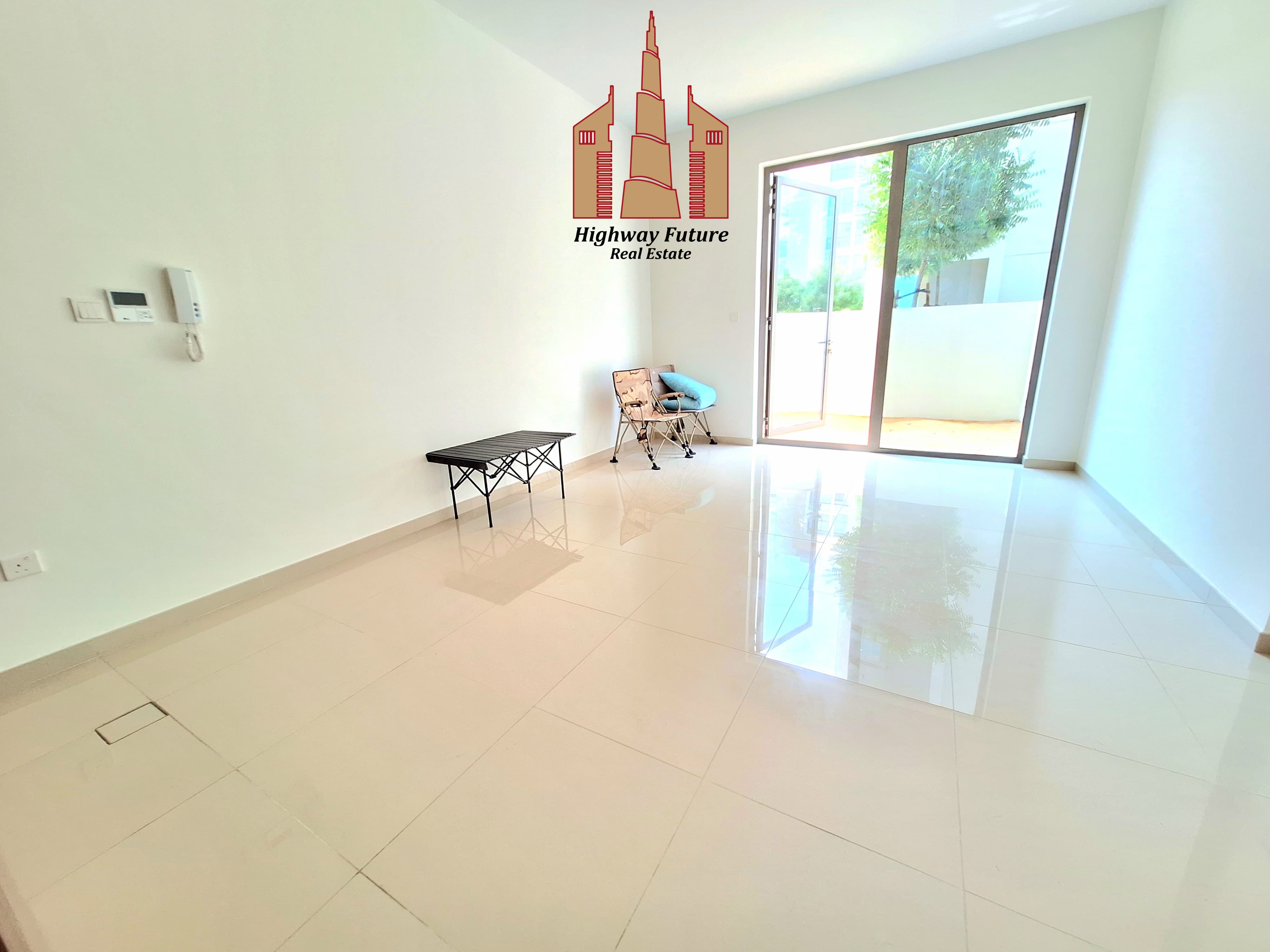 Luxury bigger size studio in uptown :: Ready to move ::