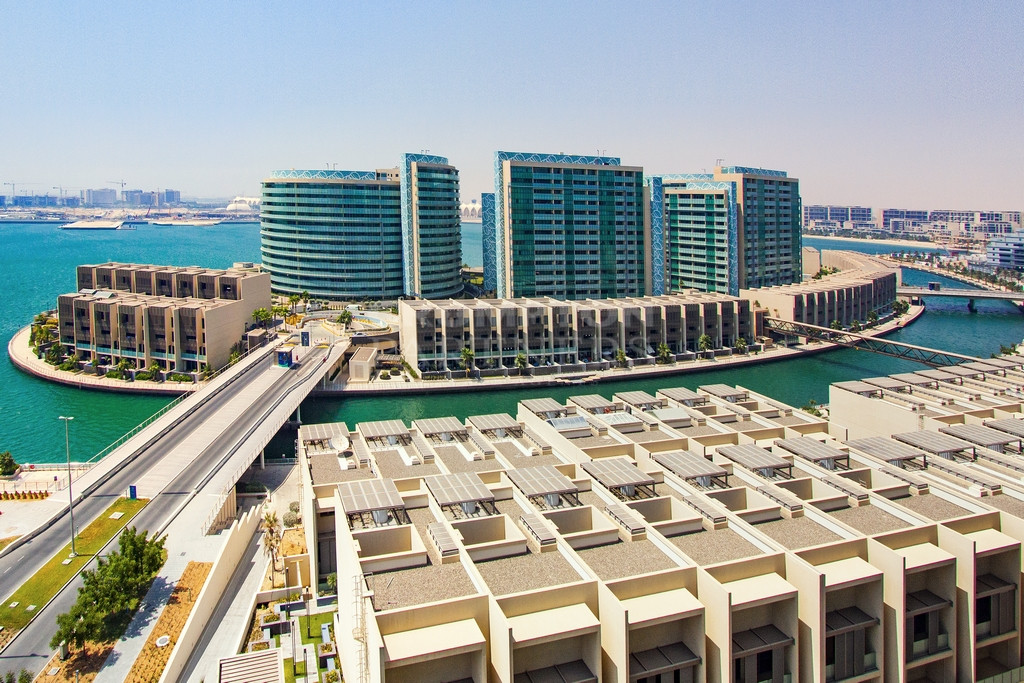 High Floor | Canal & Sea View | Beach Access