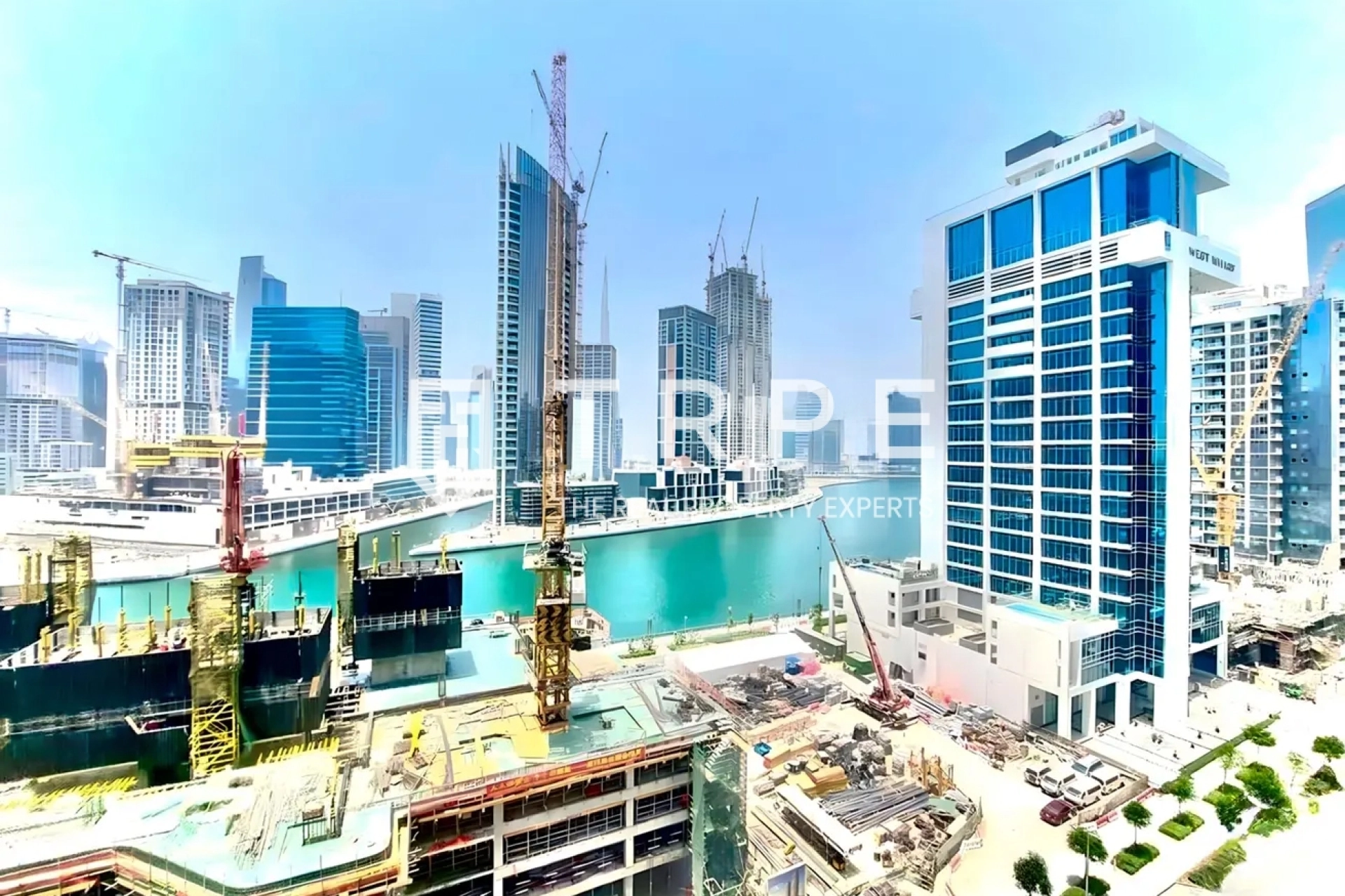 Canal Side | Low Floor| Modern| Prime Location