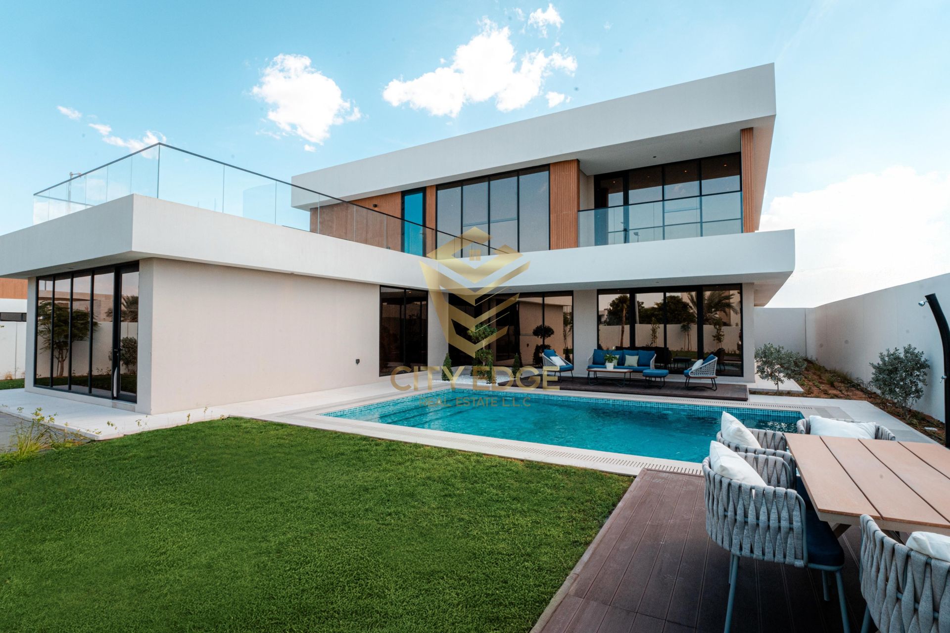 Biggest Size | Ready 5BHK | Easy Access To Dubai