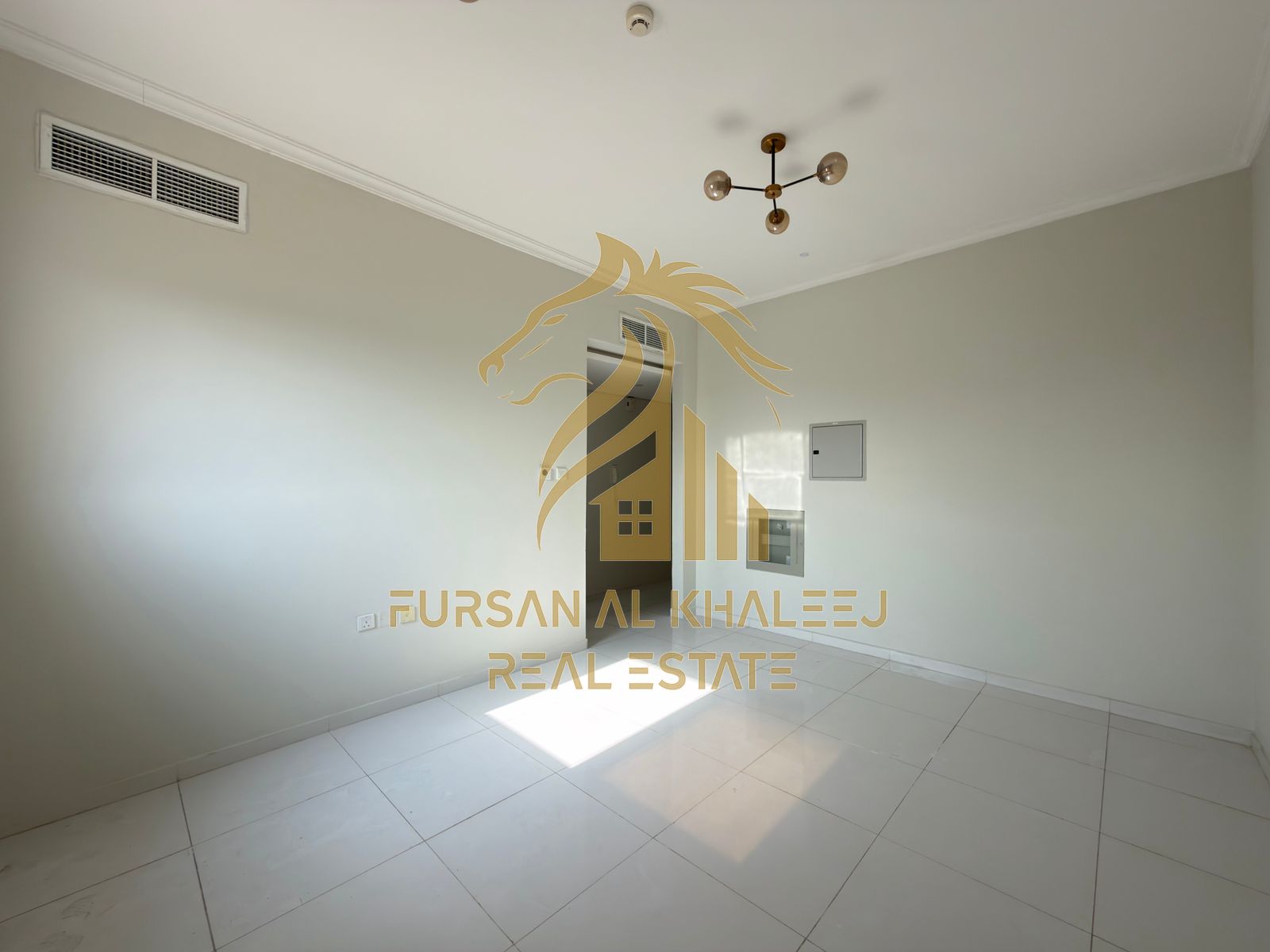 Well Maintained | Family Only | Direct Access to Airport and E311