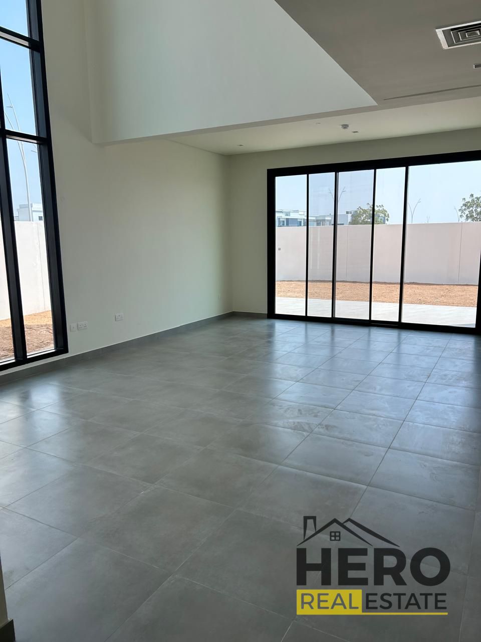 Single Row | Near Golf Course | With Maids And Study Room !