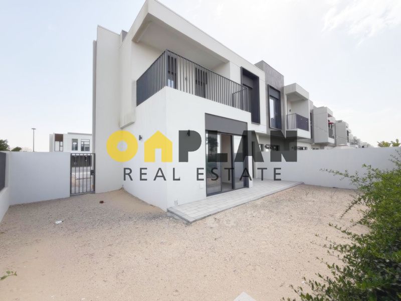 Unfurnished 4BR | Outdoor Space | Corner Villa