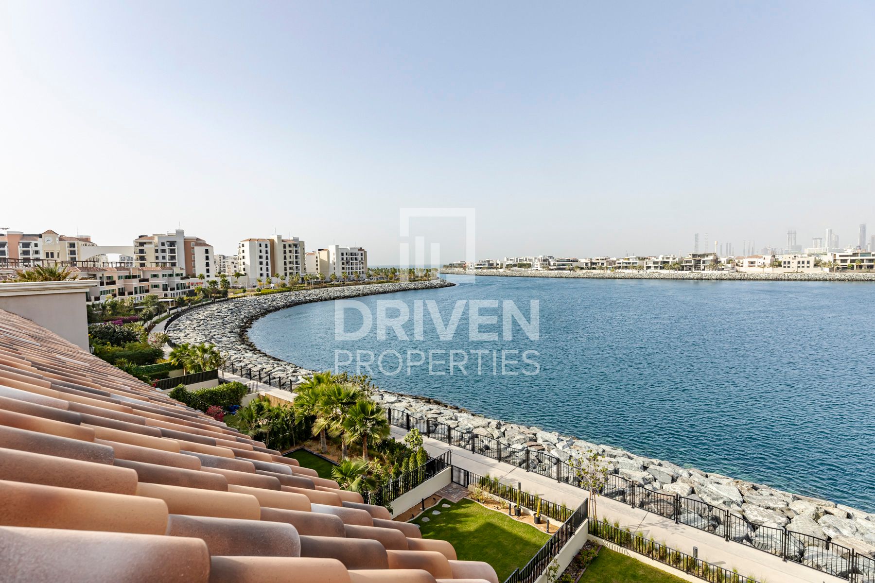 Seaside Elegance | Private Garden | Modern Living