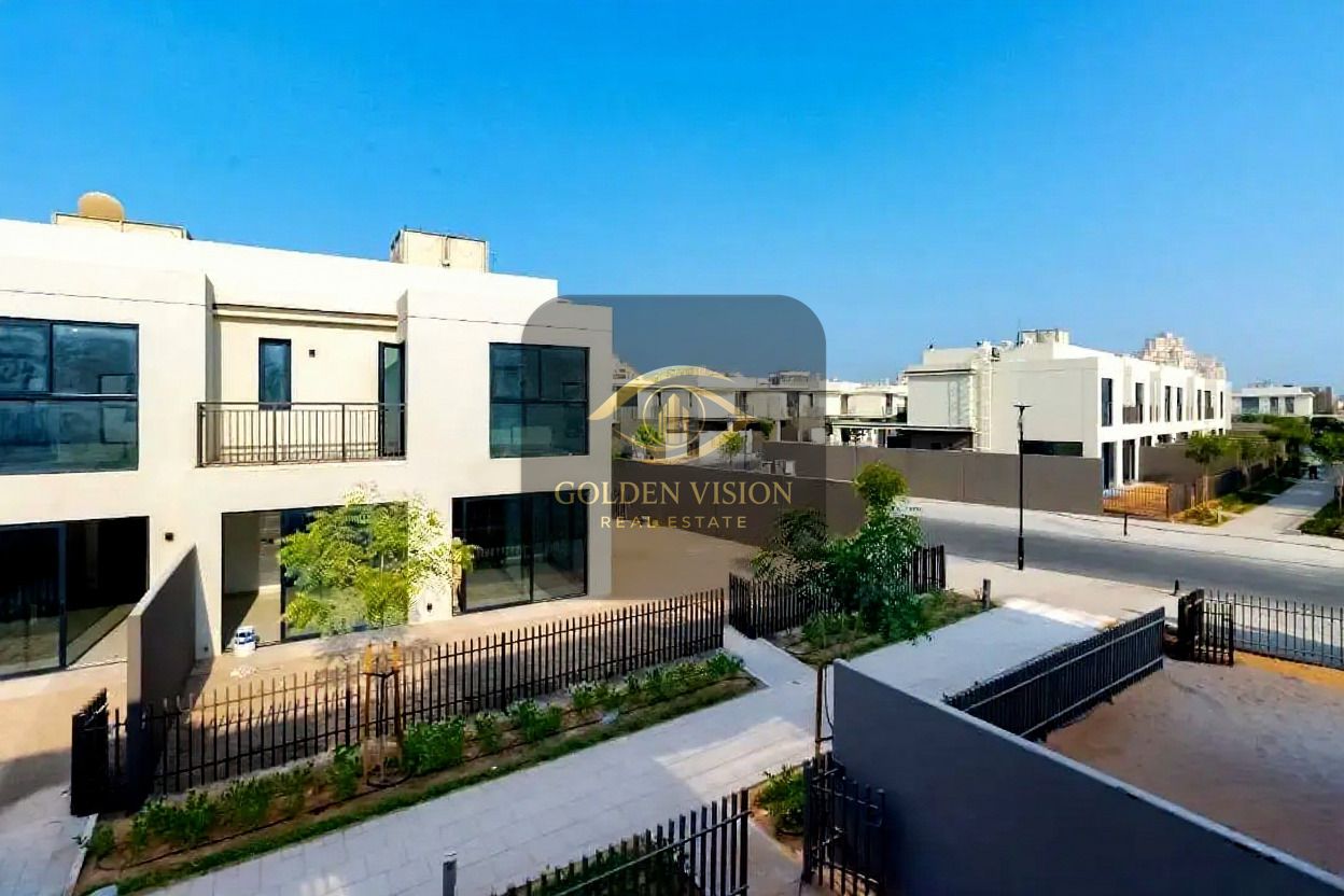 Unique 2 bedroom townhouse Falcon Island