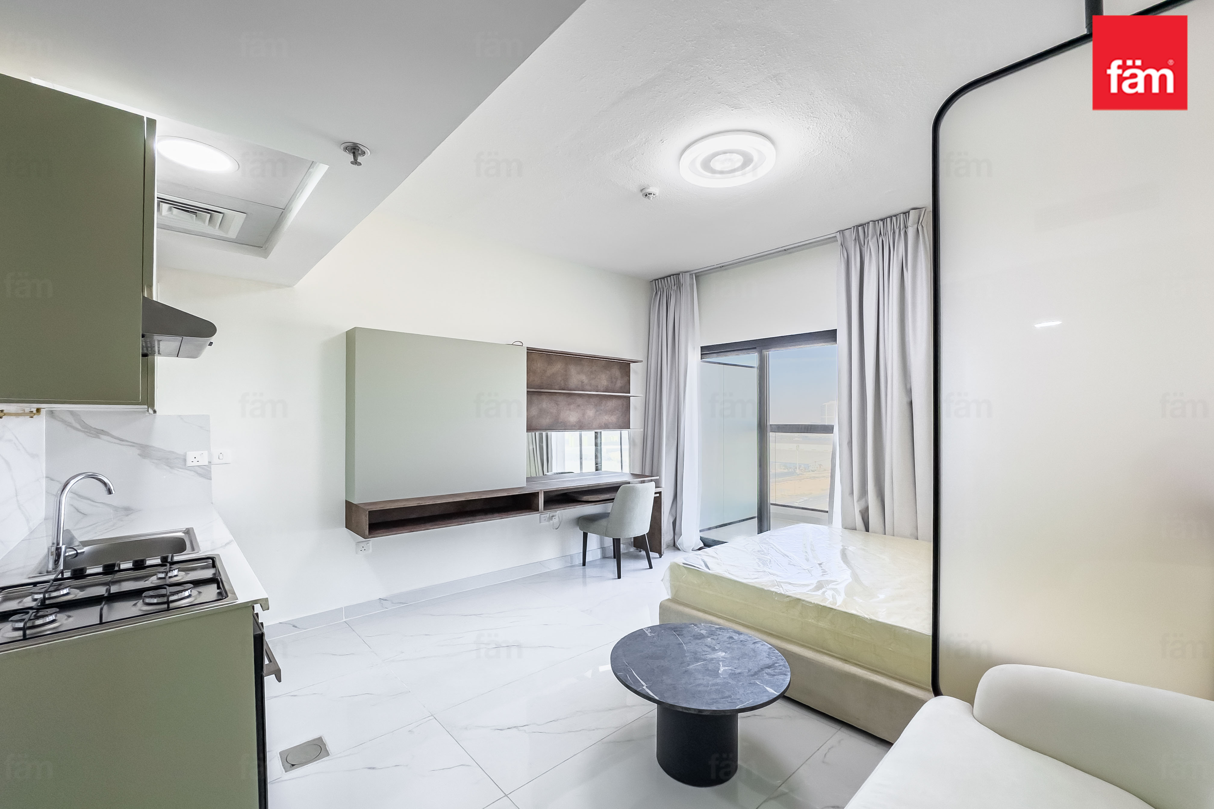Spacious I Balcony I Bright Unit