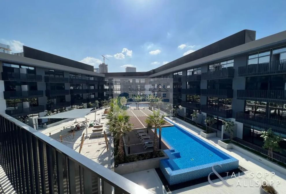 Stunning 2 Bedroom | Pool View | Ellington