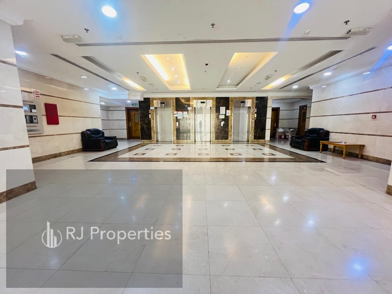 Luxury Huje Spacious Appartment With Wardrobe Balcony