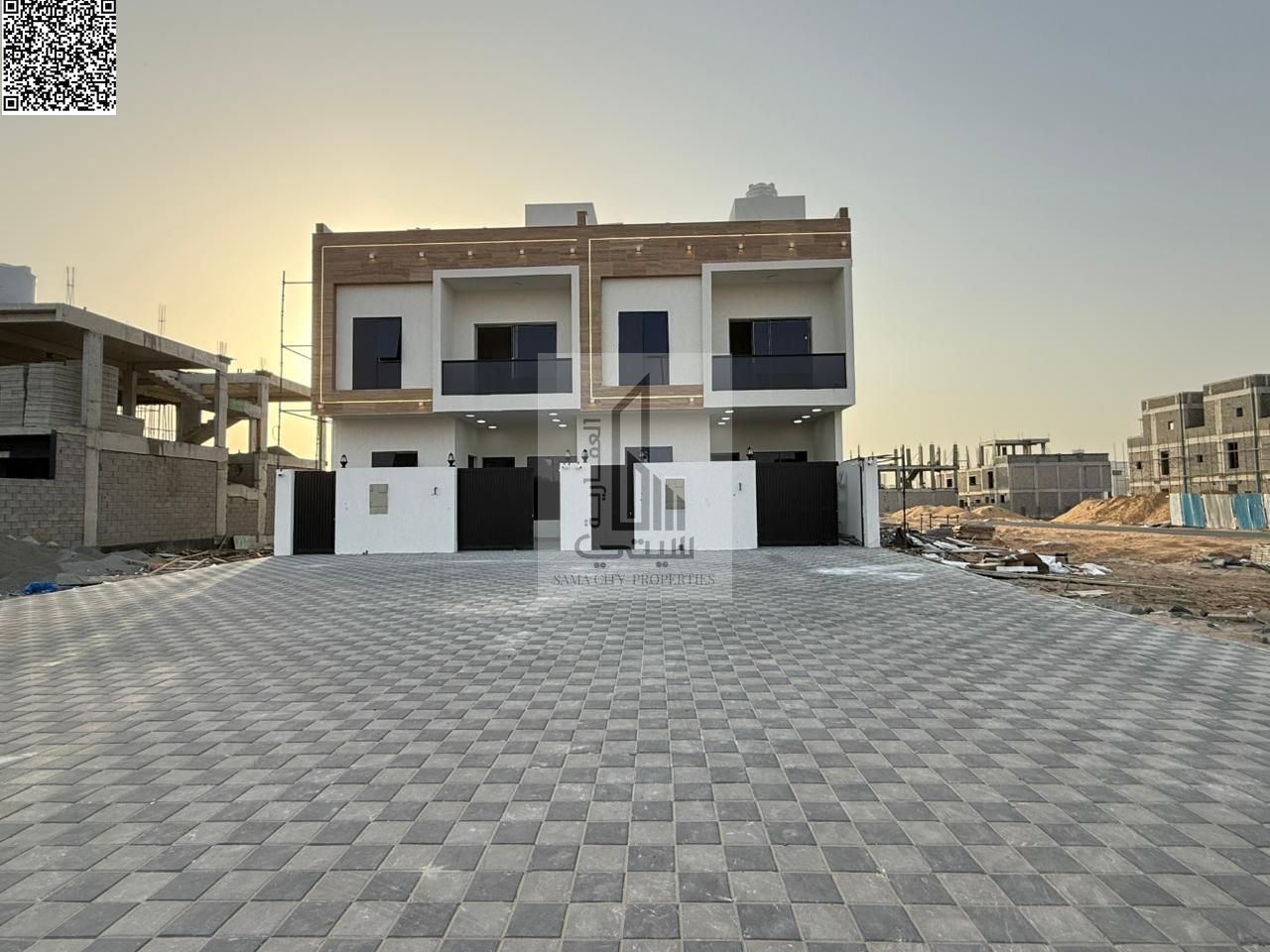 Villa for Sale in Al-Haliyo Area Features: • 4 Master Bedrooms • Majlis with Bathroom • Living Room with Bathroom • Main Kitchen • Maid's Room