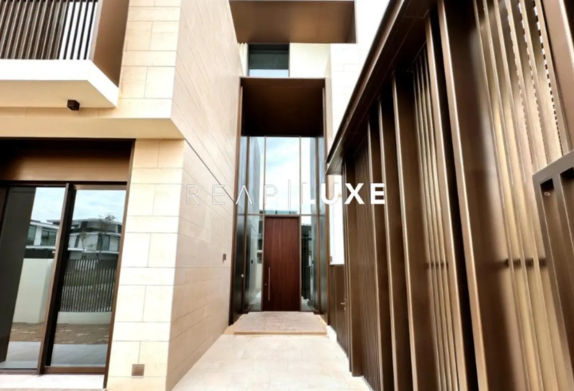 Swimming Pool | Private Garden | Call Now