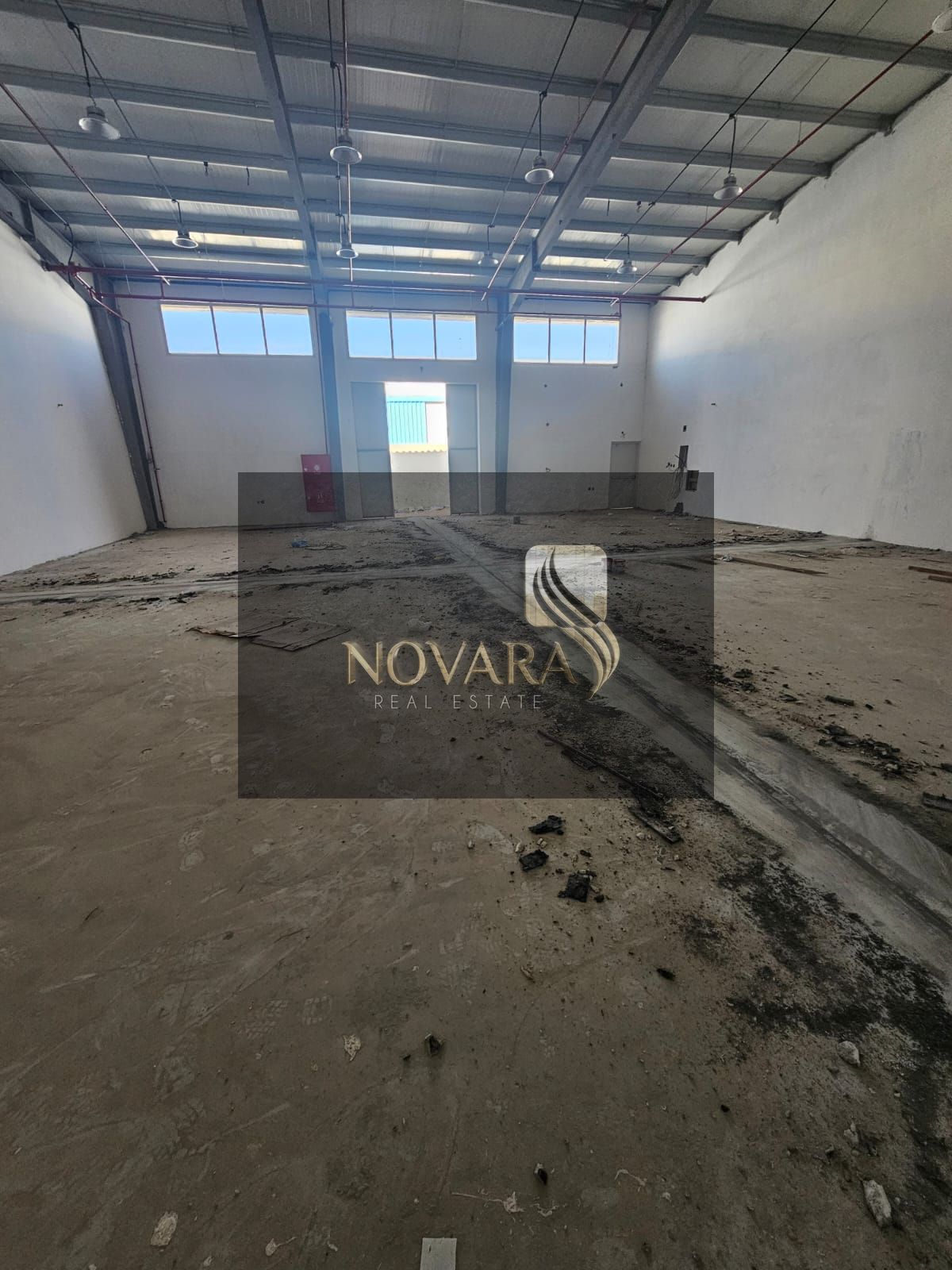 3,000 sq ft warehouse in Umm Al Quwain, 3-phase 25 kW electricity, practical space, priced at AED 105,000 per year