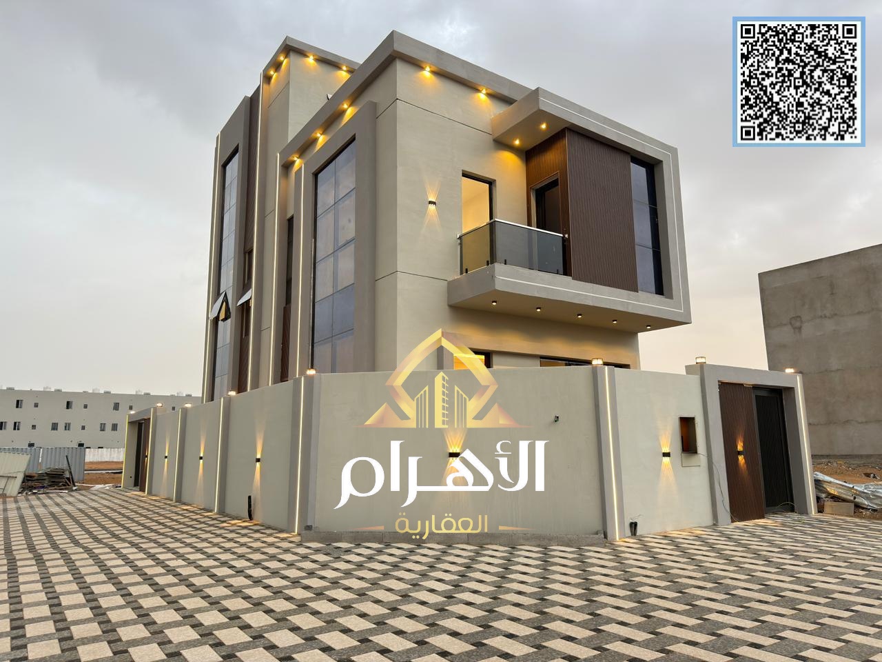 For sale: A distinctive villa in Al-Haliyo 2 area, featuring a practical design and spacious areas suitable for upscale family living.