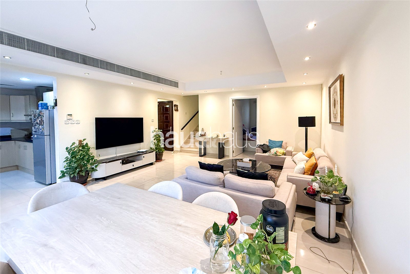 3 bedroom | Lake backing | Beautiful family home