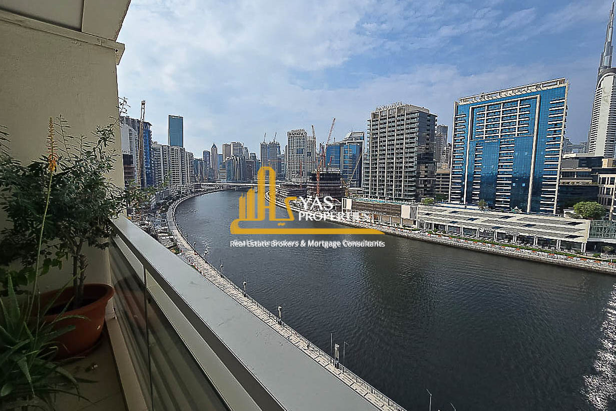 Vacant | Canal View | Spacious Layout