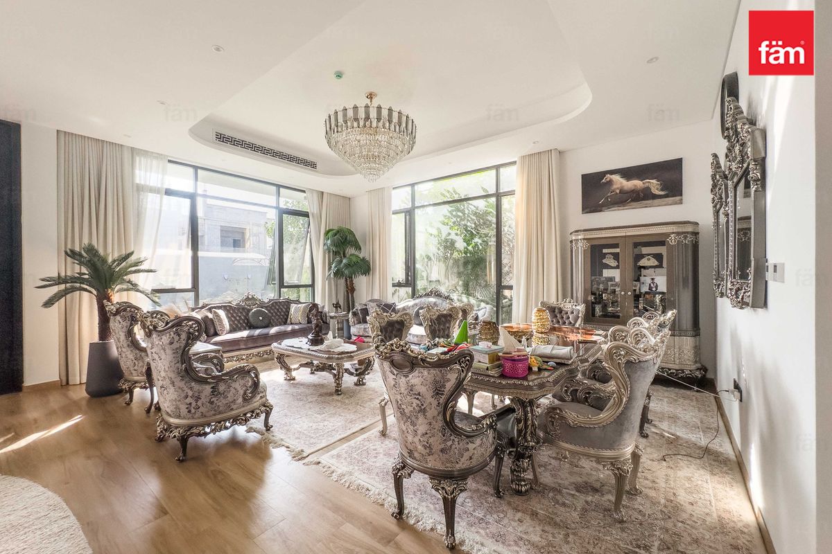 Luxury Villa | Custom Built | Free Hold