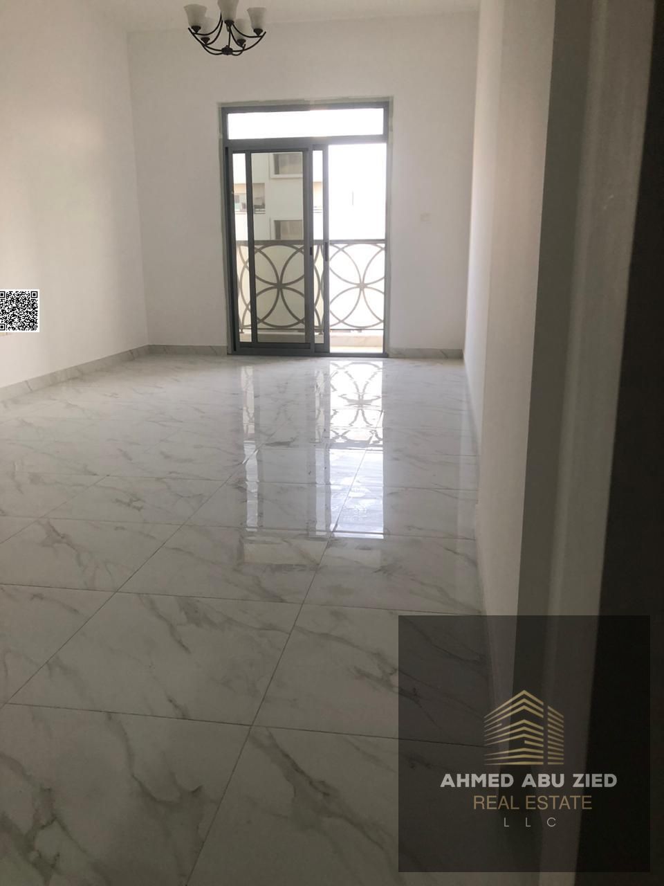 Segundo inquilino en Al Rawda 3. Apartamento en alquiler anual con dos dormitorios principales, cocina totalmente equipada y tres baños. El mantenimie