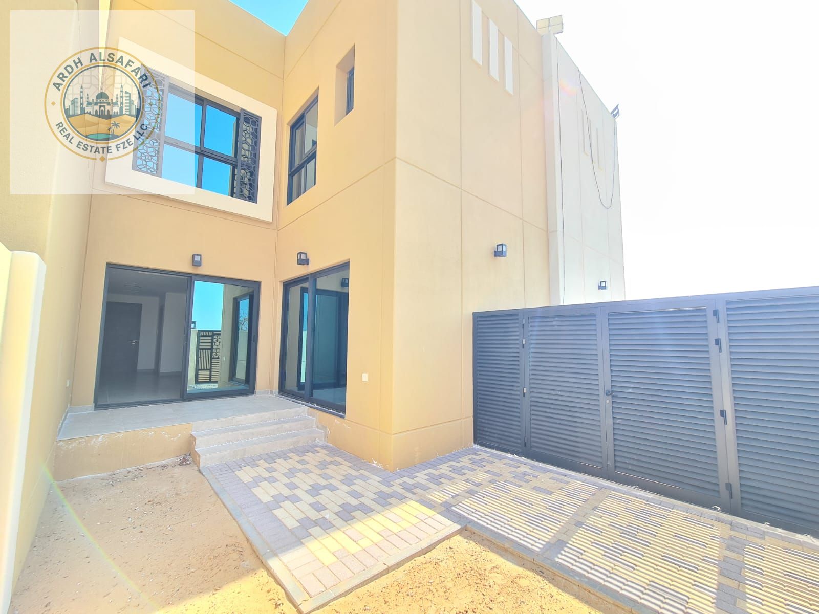 Luxurious 3bR townhouse with maid rooms in gated community Sharjah