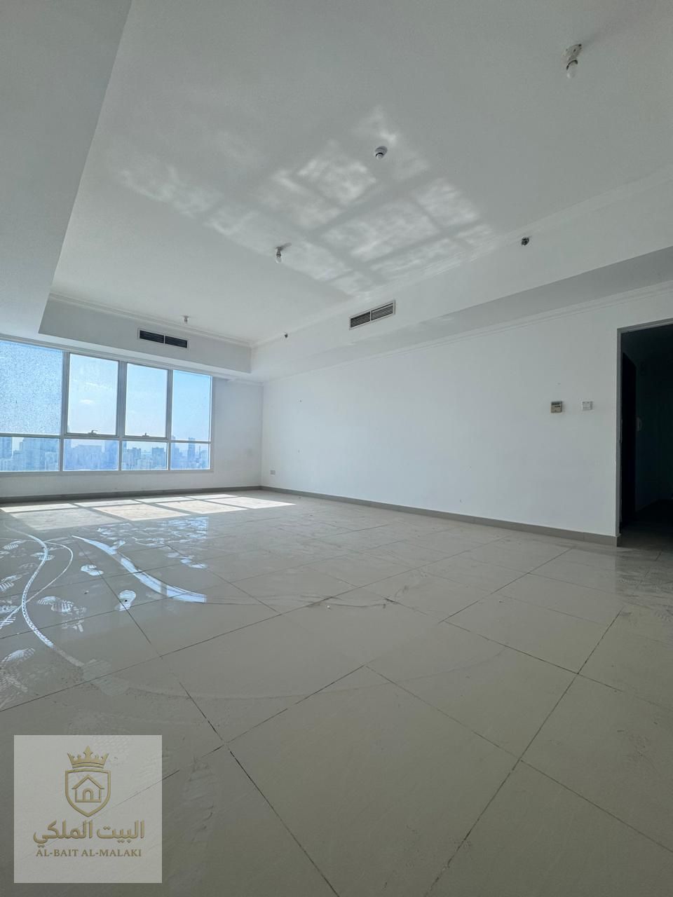 Luxury Family Apartment 2 Bedrooms, Living Room and Master Maid Room with Very Spacious Layout