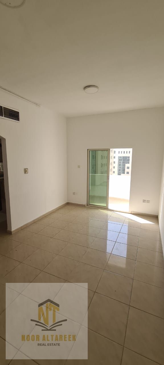 Apartment for rent in Al Qasimia – Al Mahatta in a convenient and central location close to services, markets, and public transportation. The apartmen