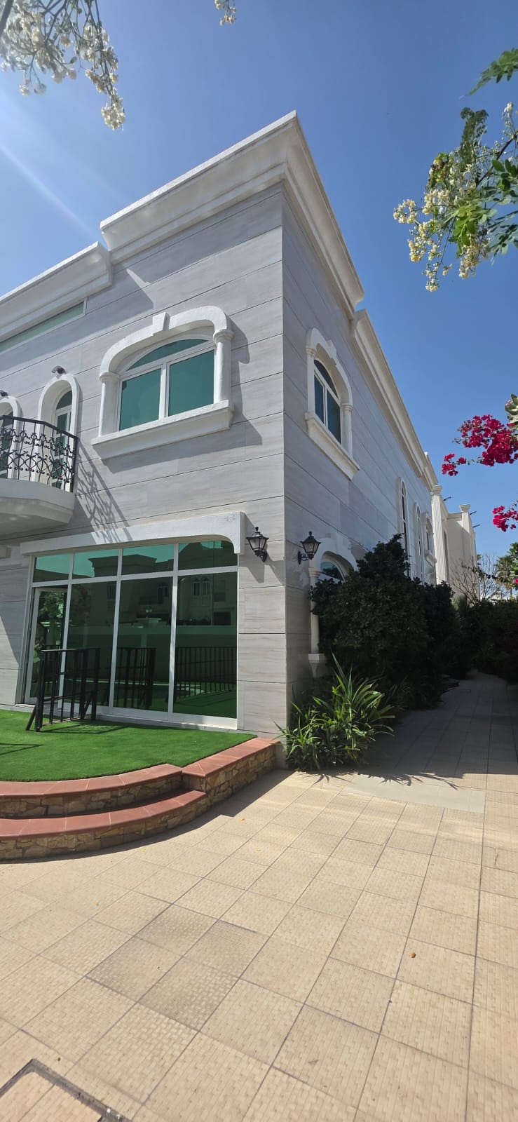 ***Luxurious 4Bhk Duplex Villa with Pool in Al Sharqan***