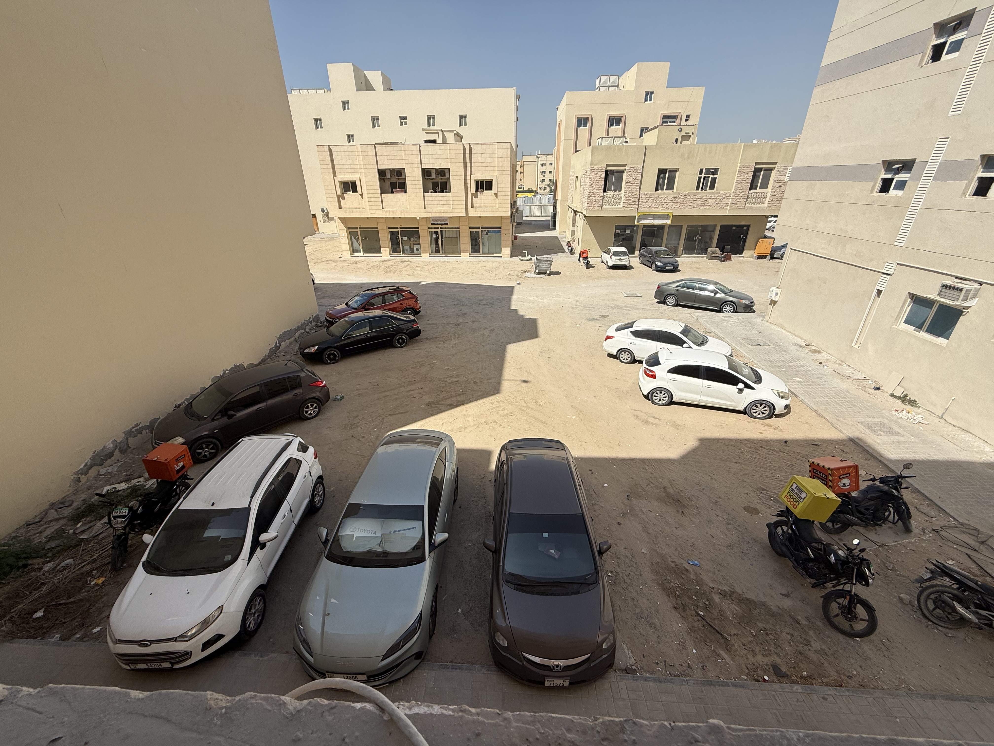 Luxury 1bhk close to galaxy market Muwaileh Sharjah