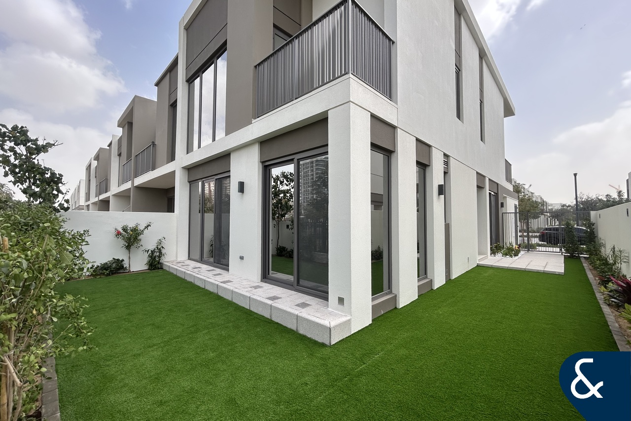 Fully Upgraded | Landscaped | Single Row