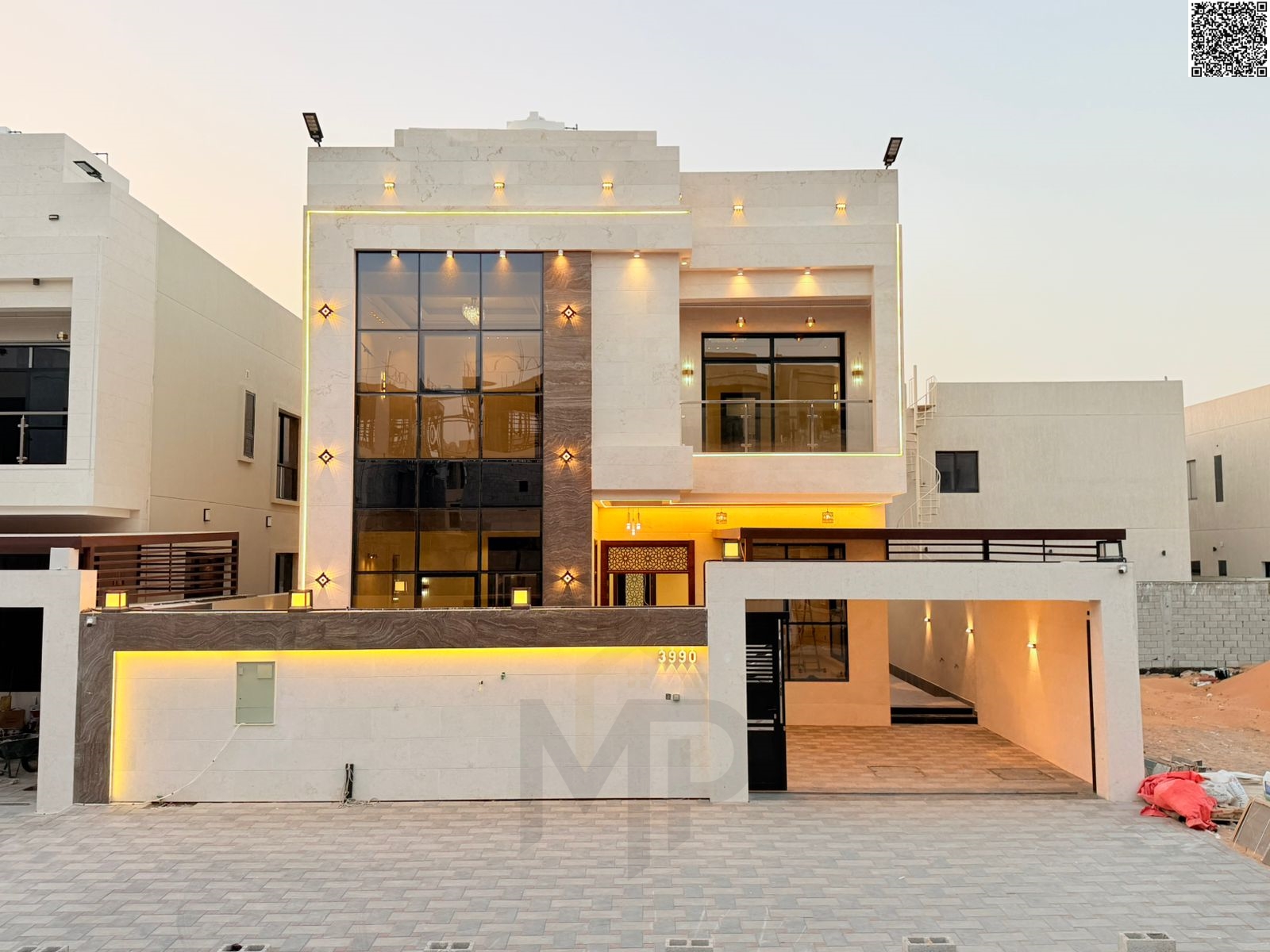 A luxurious classic villa in Al-Haliyo 2 with an elegant design and distinctive finishes, a quiet location and spacious areas for upscale family livin