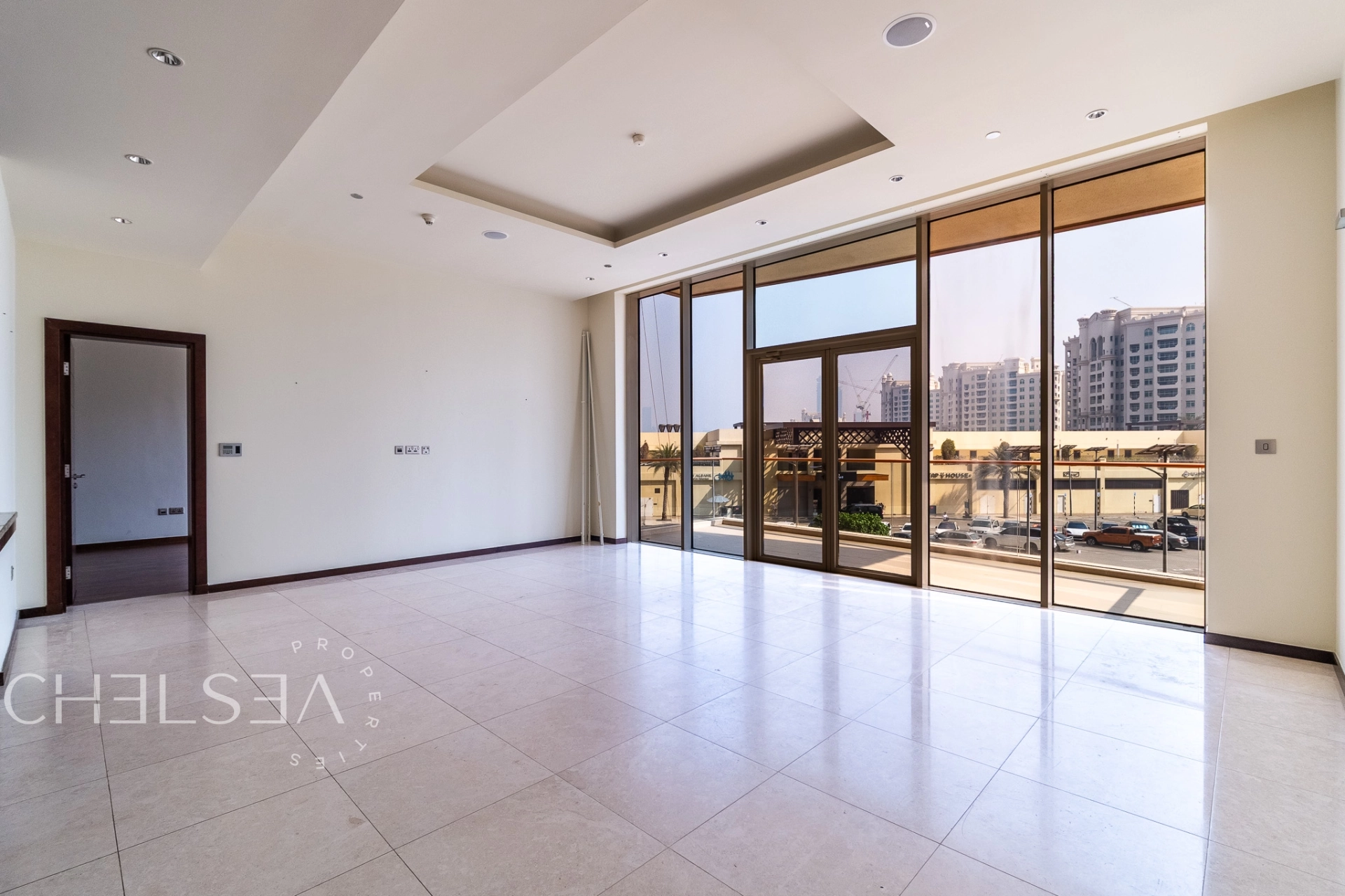 PRIME LOCATION | VACANT | PARTIAL BEACH VIEW