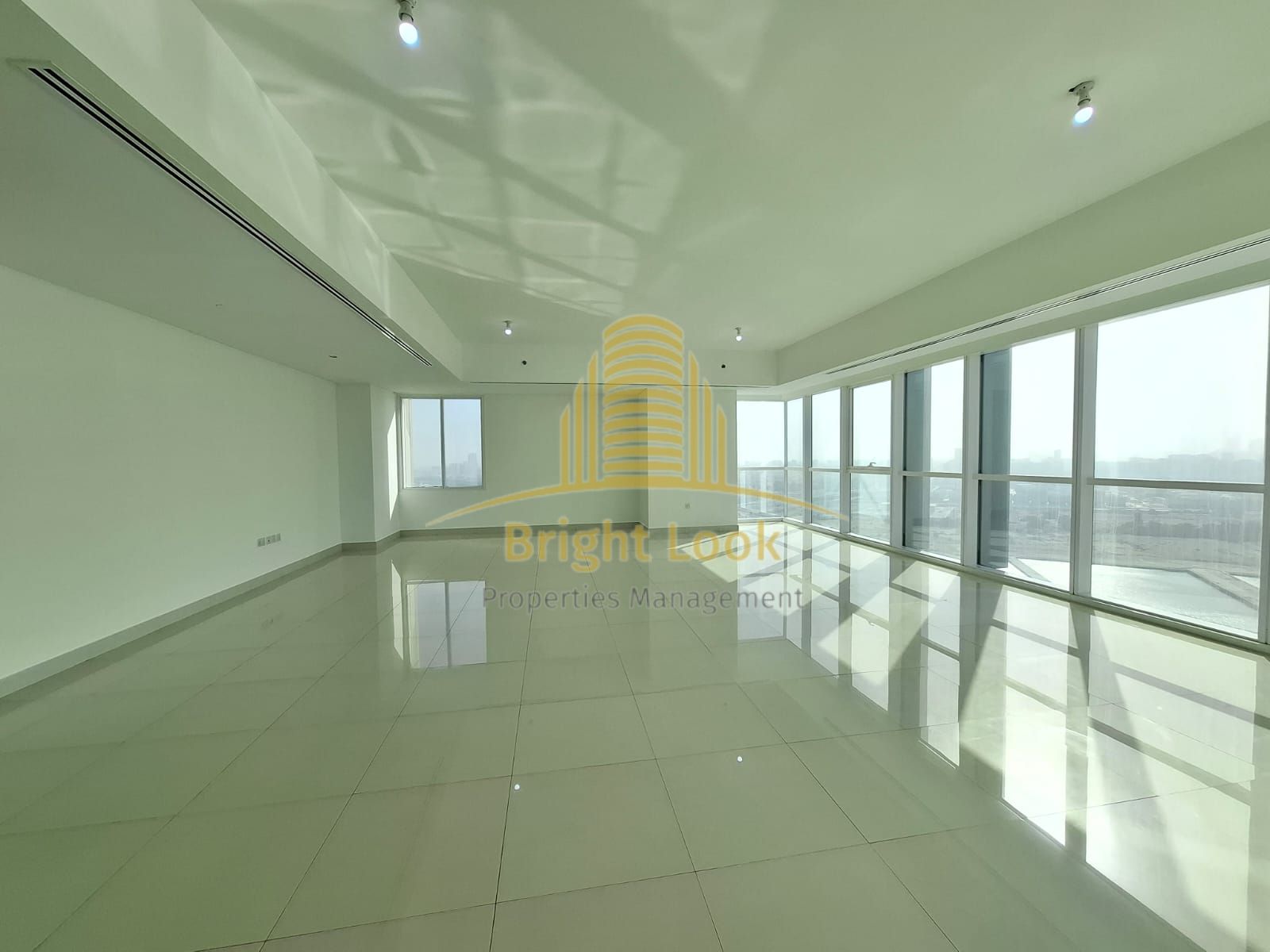 RAMADAN OFFER | 4 Bedroom + Maid’s Room Apartment for Sale – Reem Island