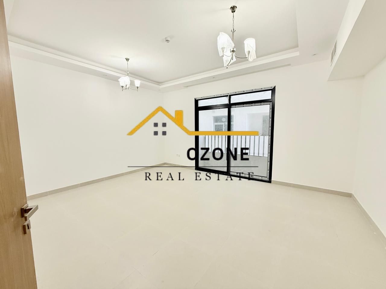 Brand new Apartment // Balcony //Family Building