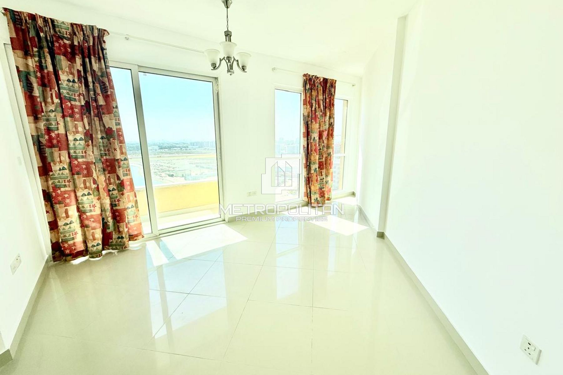 Vacant | High Floor | Lake View | Unfurnished