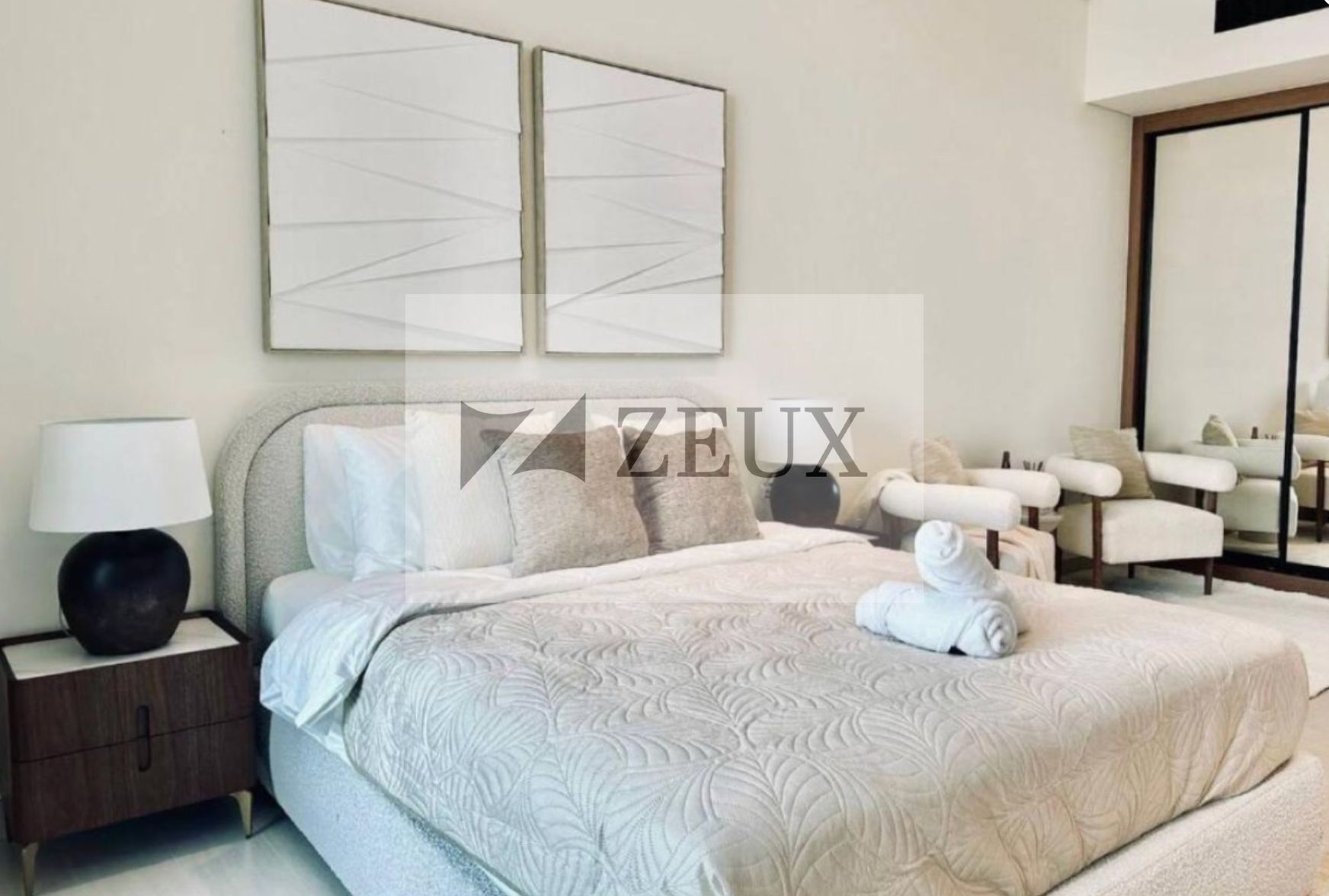 Brand New Studio | Canal, Pool View | Vacant