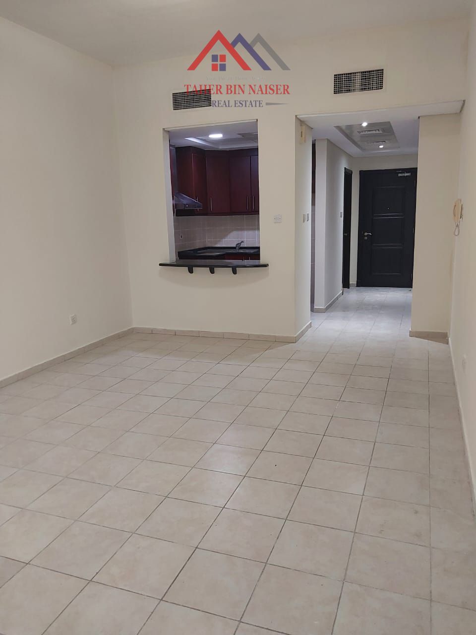 NEAR BUS STOP 4 CUPBOARDS STUDIO FOR RENT